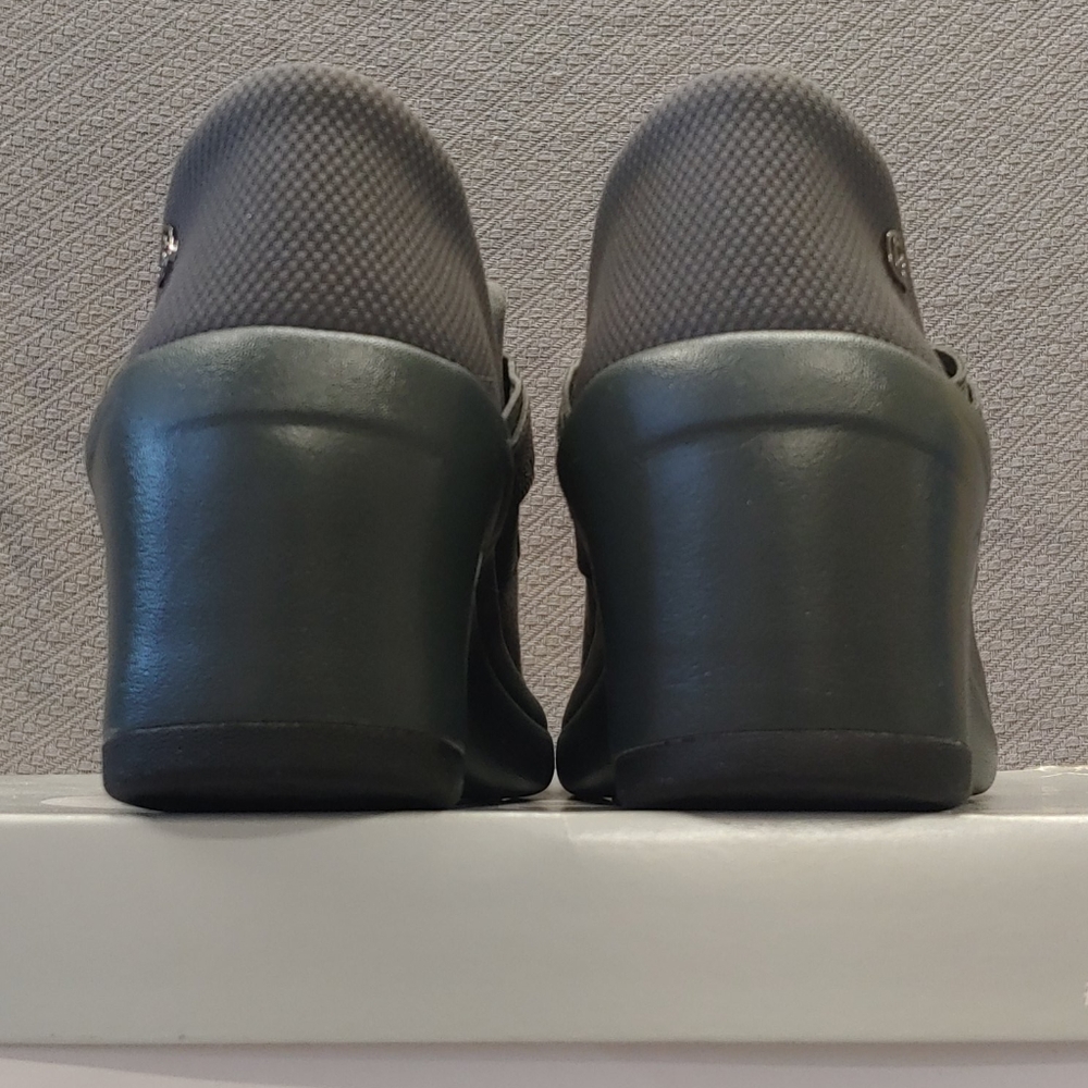 Bzees Enhanced Step ln Bootie Dark Gray - 6 - Picture 7 of 11